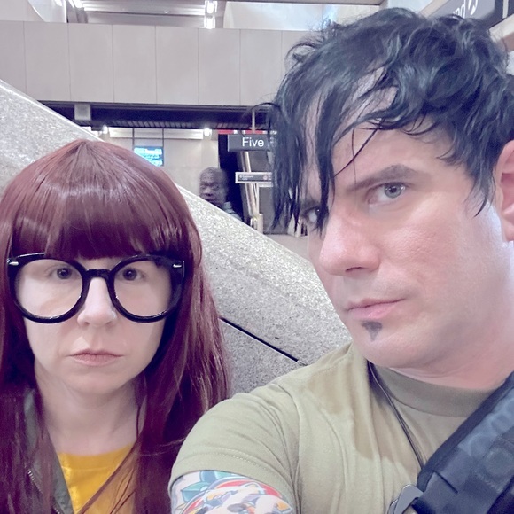 Green Hanger ATL - Come Check Out Our Stuff - Picture 5 of 7